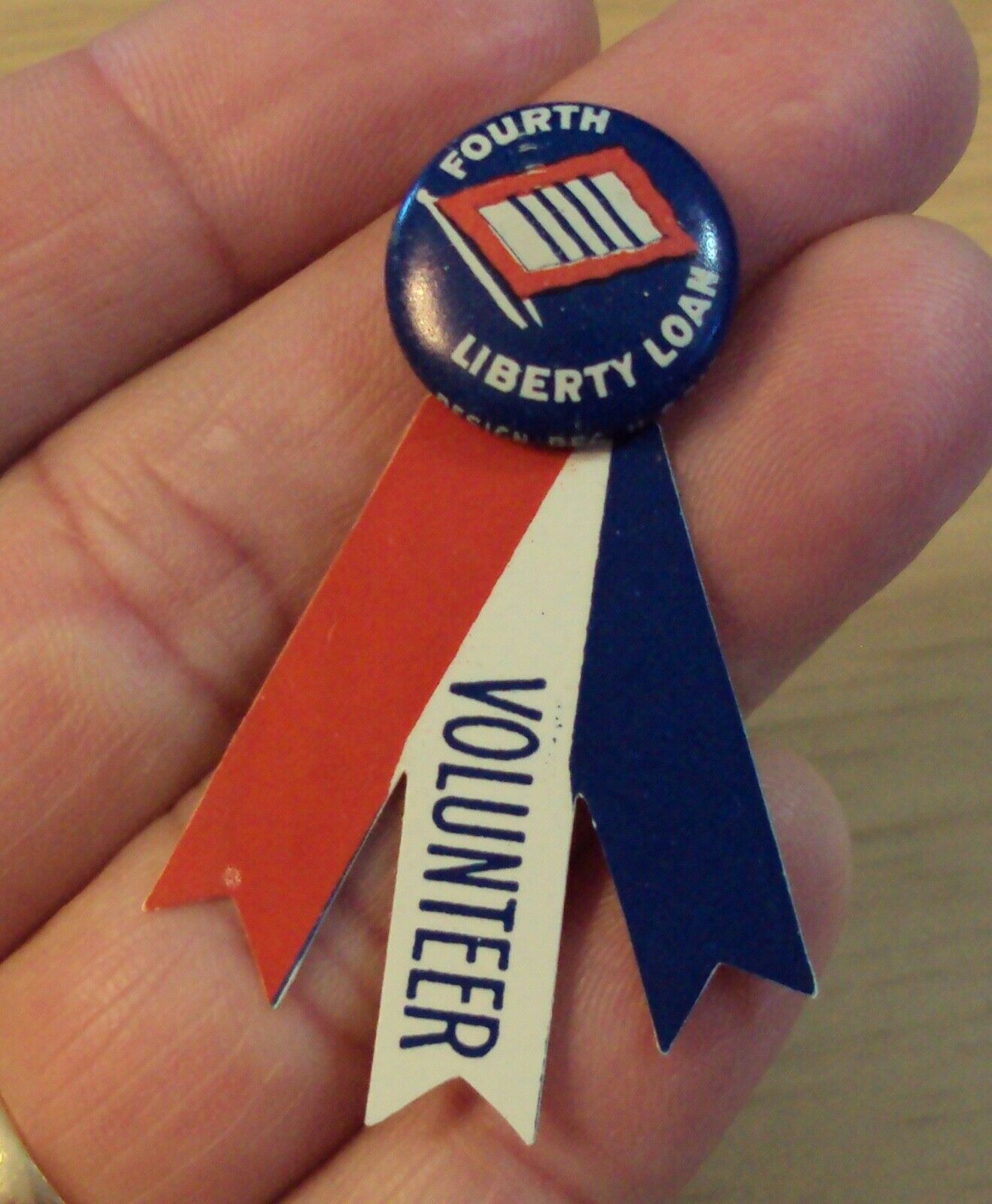 1918 Wwi 'volunteer' Pin-back Button/ribbon "fourth Liberty Loan"