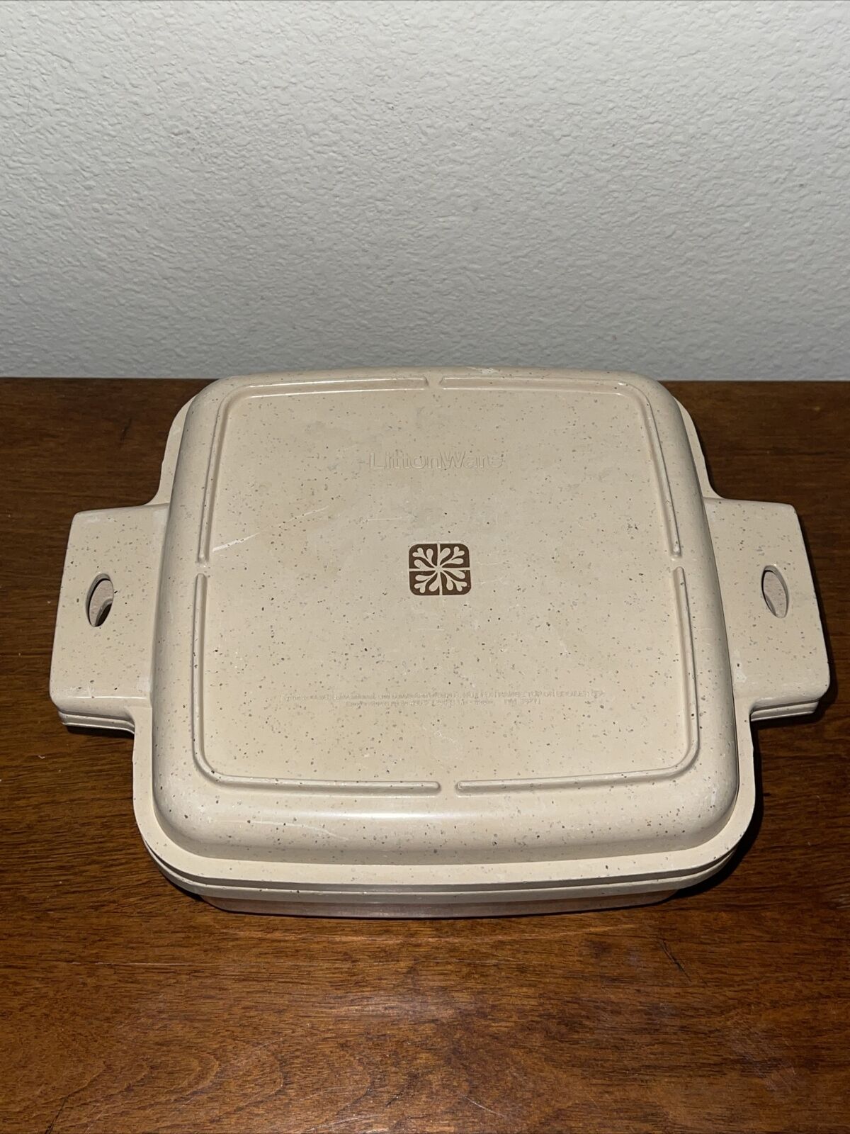 Vintage Littonware Microwave Cookware 1.5-quart Casserole - 39271/39272